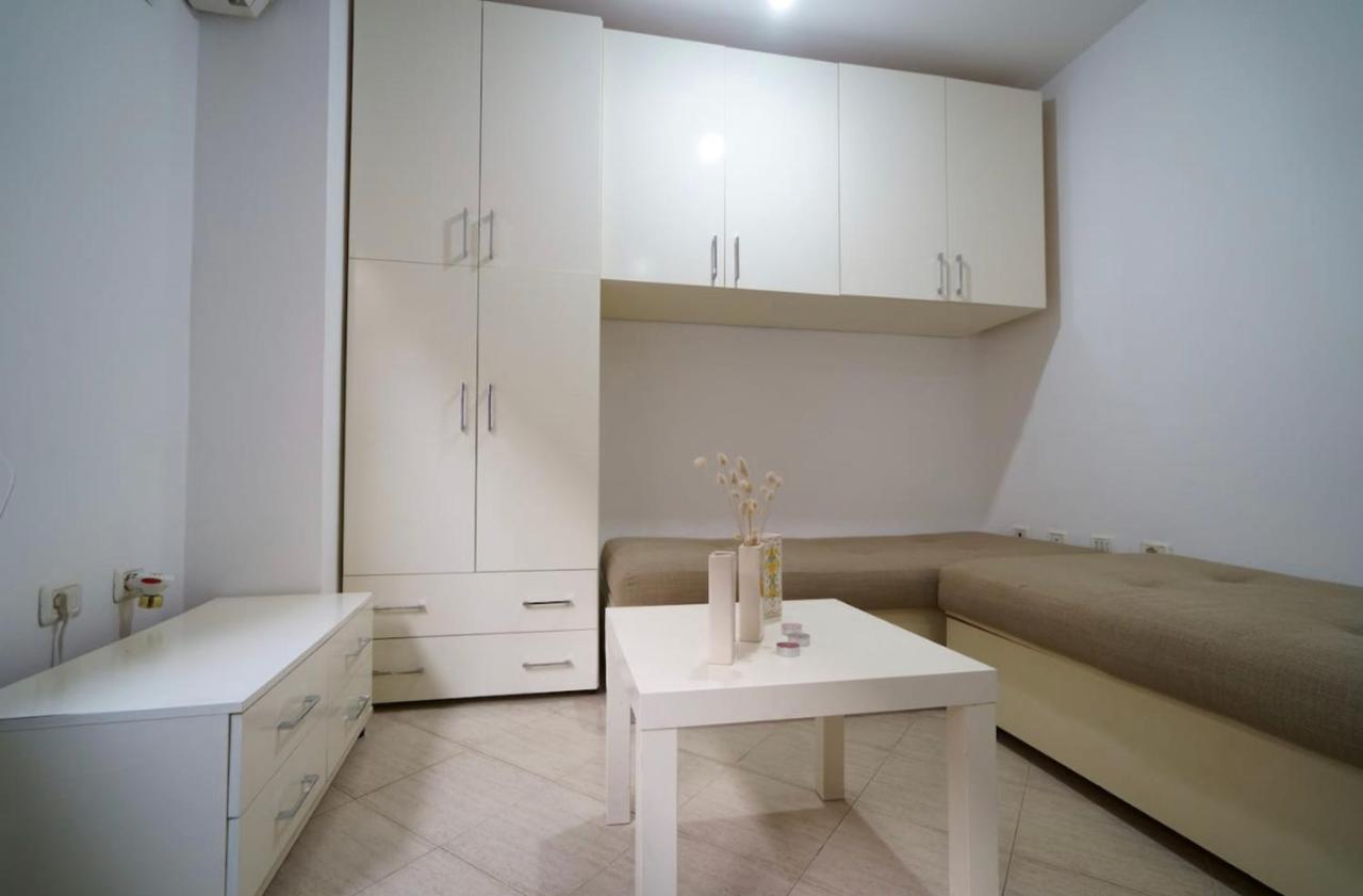 Brilant Studio Apartment City Center Tirana Exteriör bild